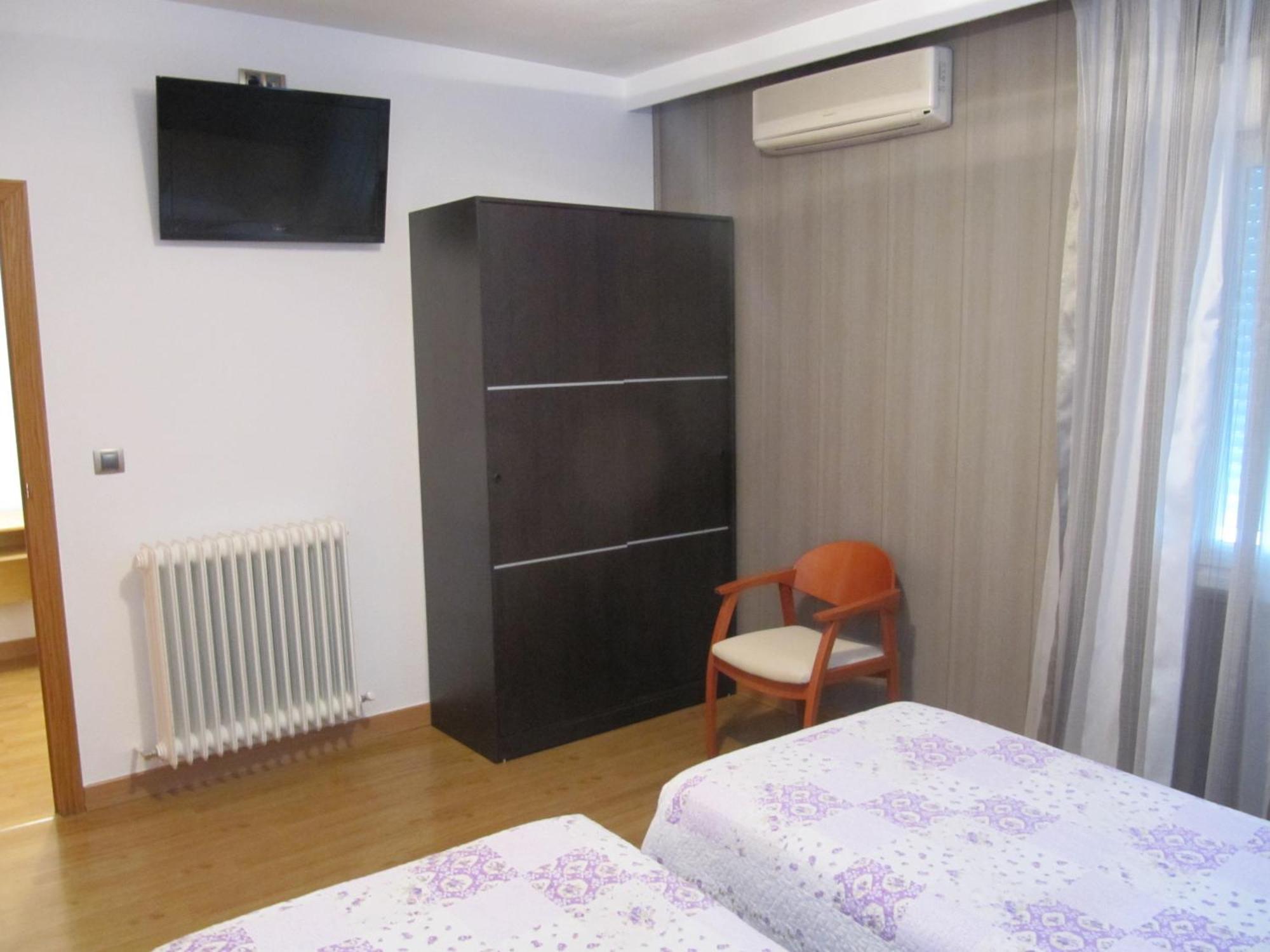 Hotel Corona De Castilla Villares de la Reina 외부 사진