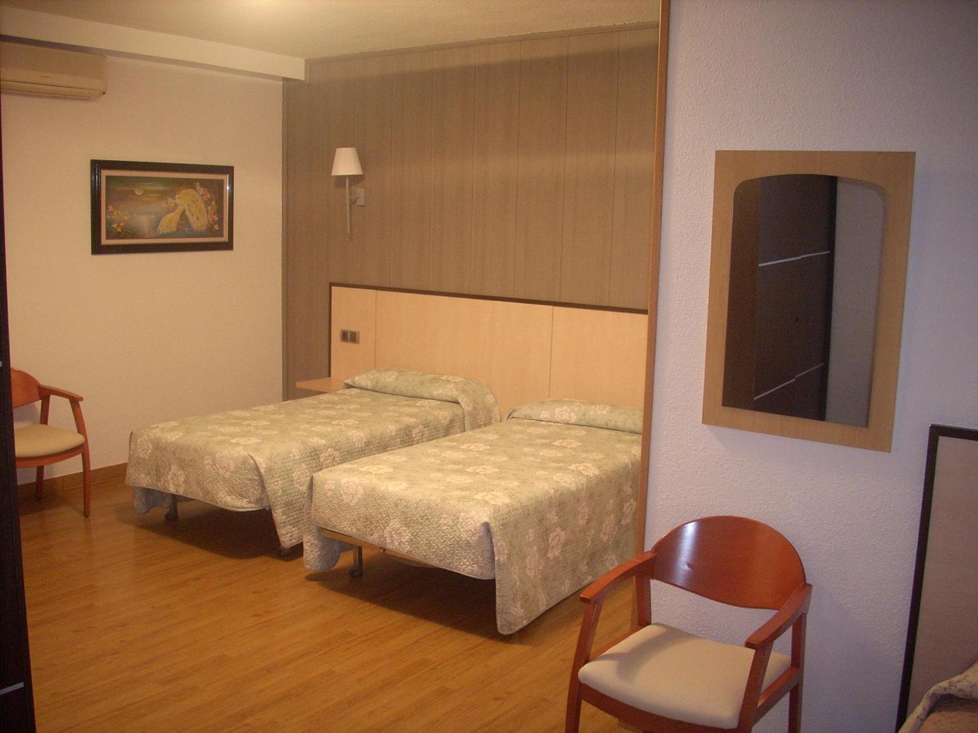 Hotel Corona De Castilla Villares de la Reina 외부 사진