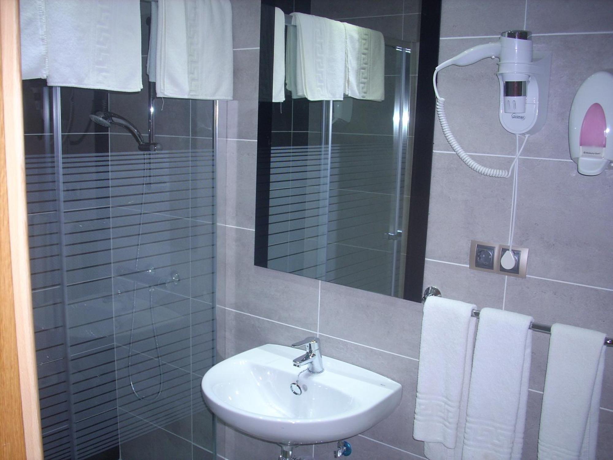 Hotel Corona De Castilla Villares de la Reina 외부 사진