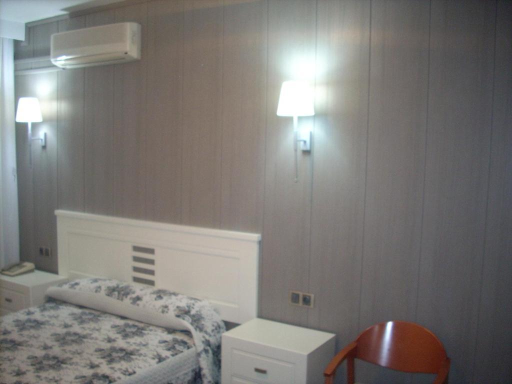 Hotel Corona De Castilla Villares de la Reina 외부 사진