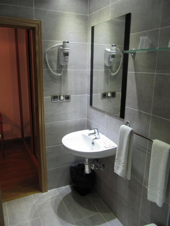 Hotel Corona De Castilla Villares de la Reina 외부 사진