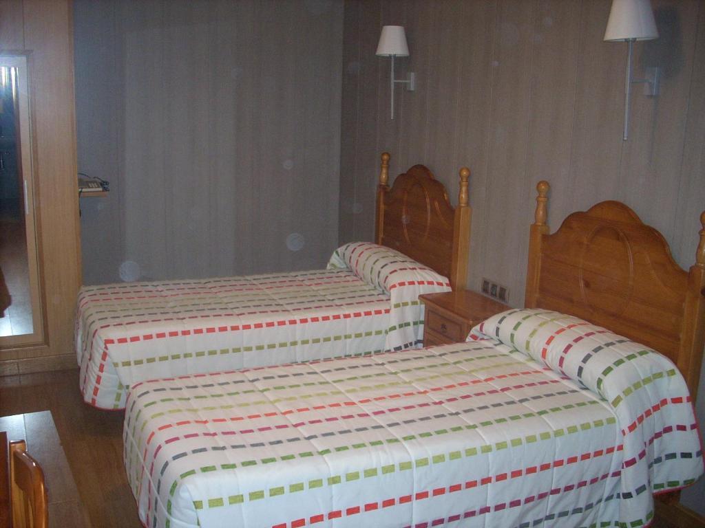 Hotel Corona De Castilla Villares de la Reina 외부 사진